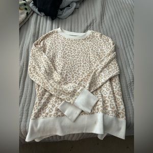 women’s large cheeta print crew neck
